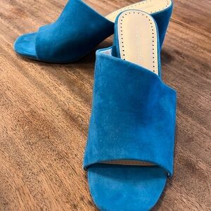 Adrienne Vitadini 8.5 turquoise slides